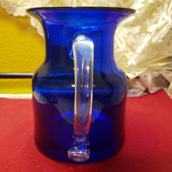 HOST PICK 😊 Gorgeous Designs Cobalt Blue Pitcher/Clear Handle - Picture 6 of 9